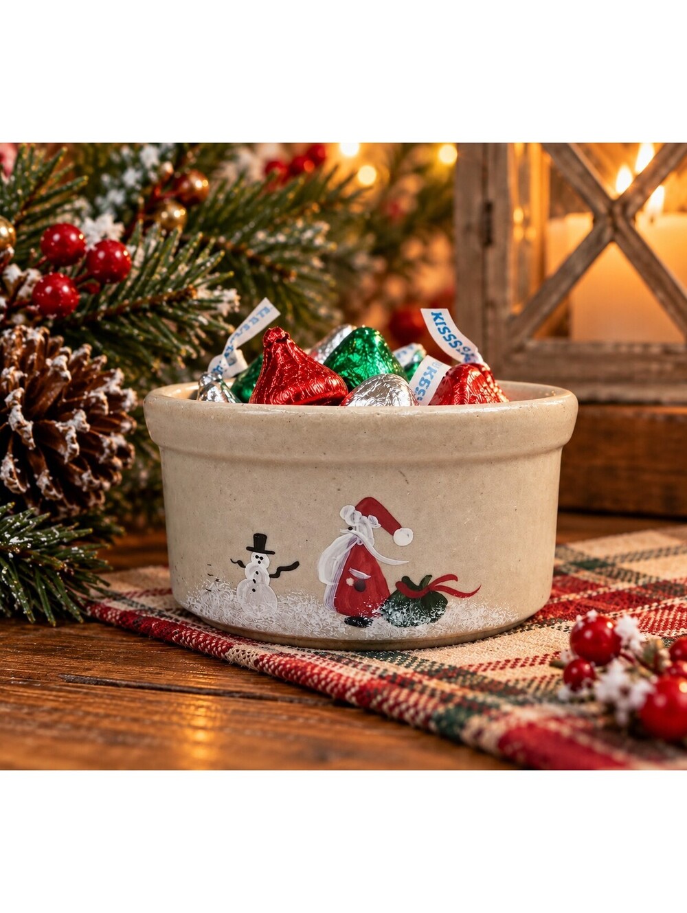 Vintage RRP Co Roseville Ohio Santa Snowman Christmas Crock Bowl 4"